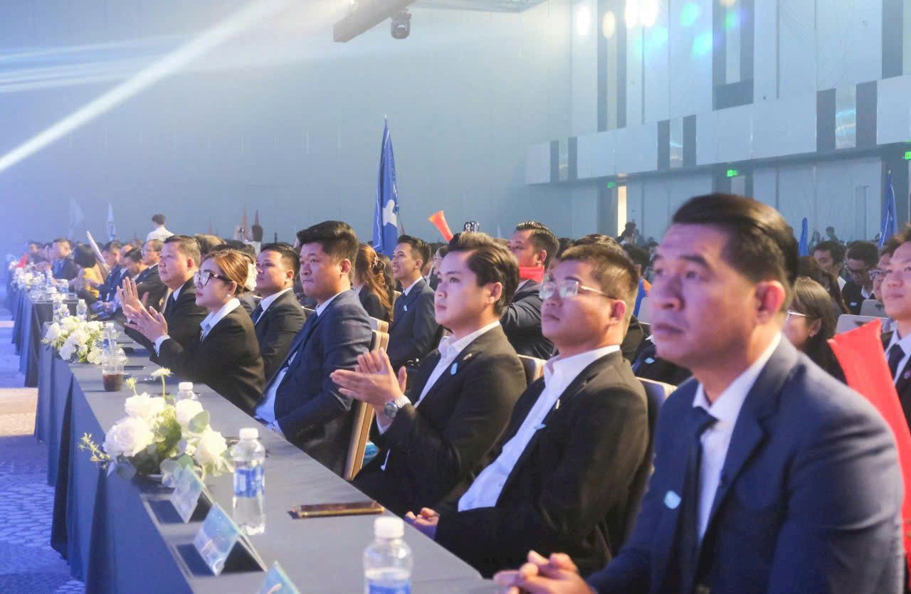 Ông Phạm Trung Tín, Giám đốc Kinh doanh Nội địa và Quản lý Khách hàng Quốc tế của VIETNAM HOMES, tham dự sự kiện.