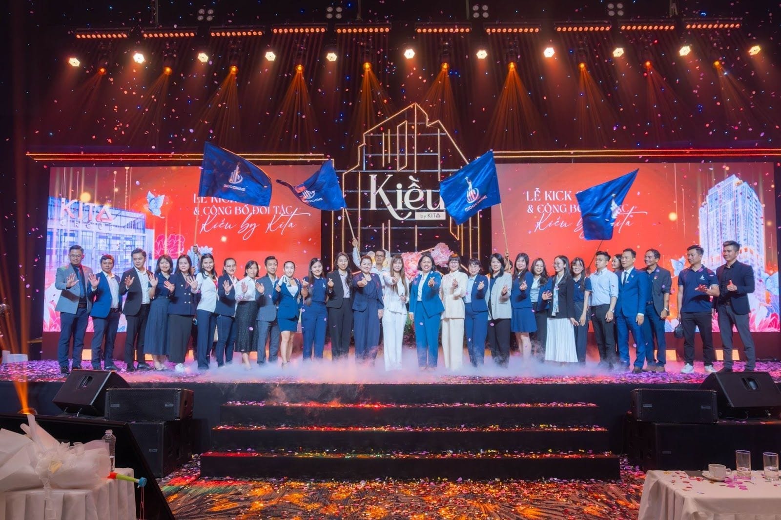 키에우 바이 키타 프로젝트 런칭 행사에 참석한 Vietnam Homes Group 영업 전문가
